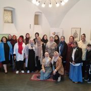 Teilnehmerinnen des Netzwerktreffens muslimisch-weibiliches Engagement im Blick